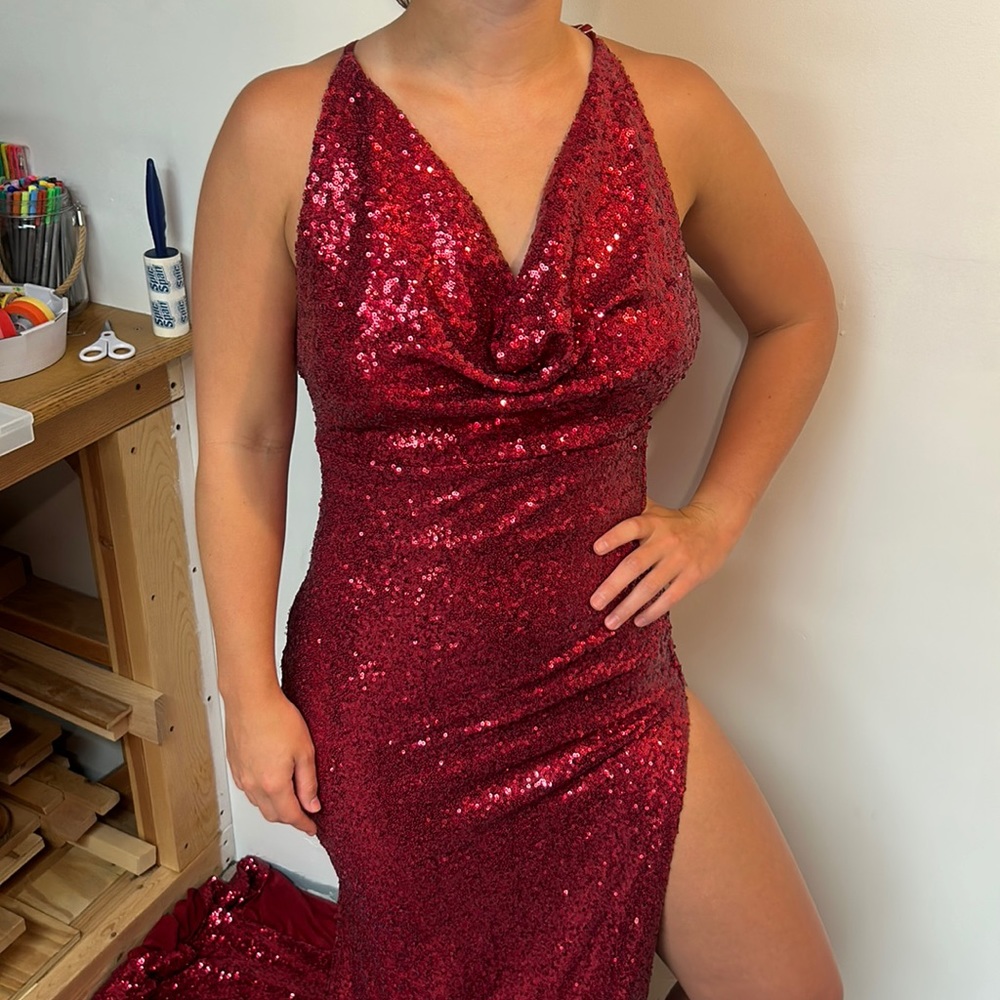 Alamour brand women’s formal dress size S deep red sequins